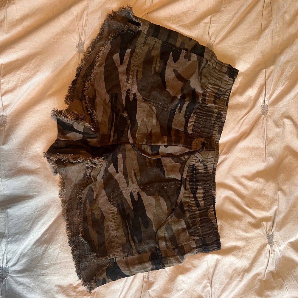 Express Camo shorts
